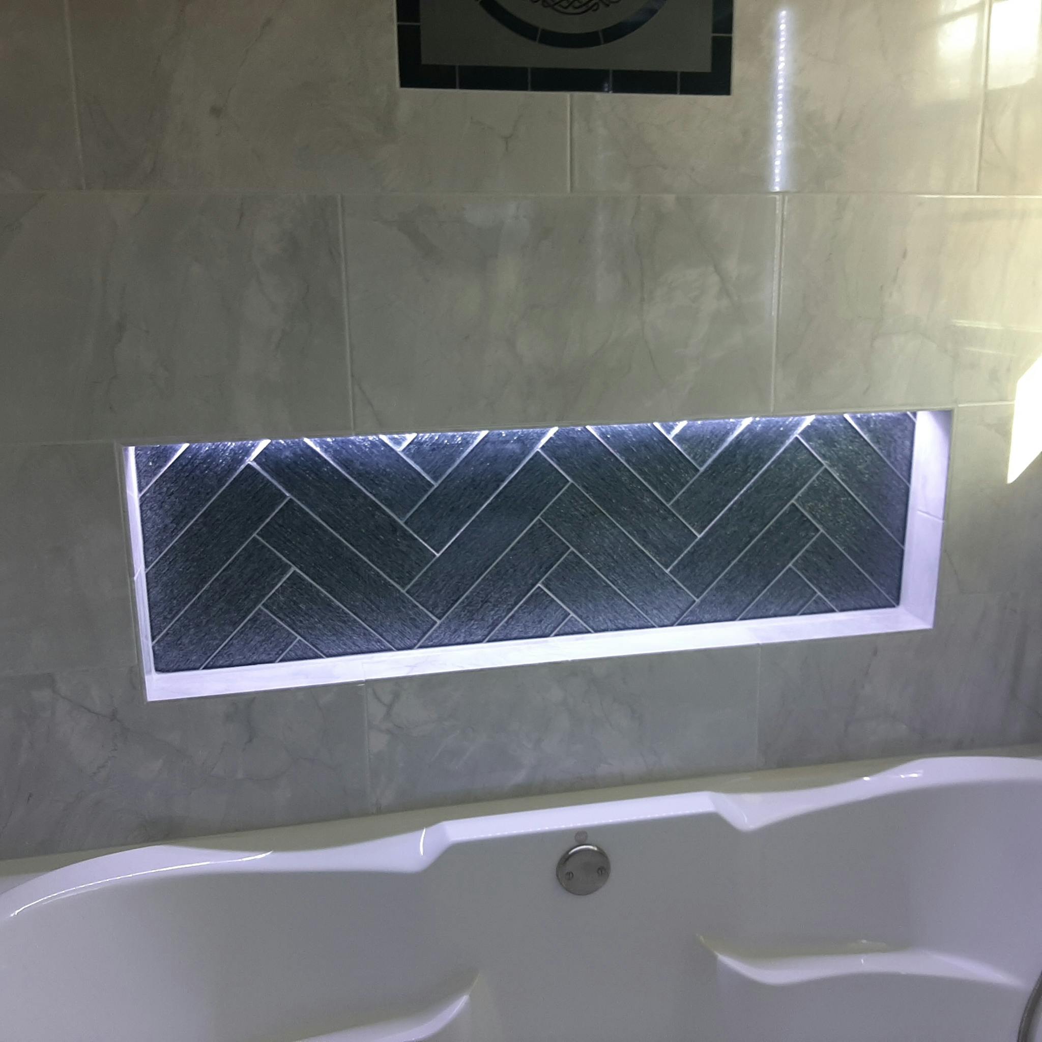 Custom Bathtub Niche With Lighting